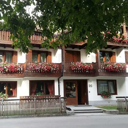 Albergo Garni Martina-3